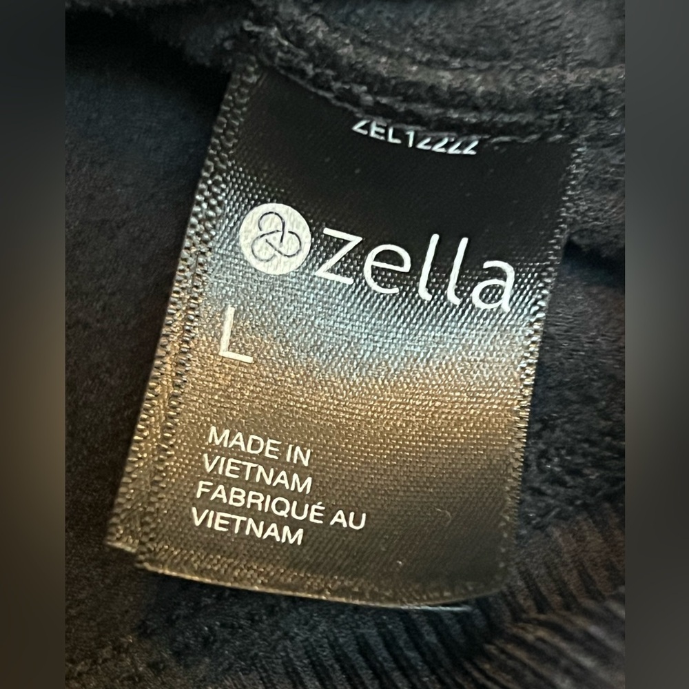 Zella loose fitting turtleneck top - Picture 5 of 6